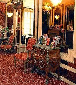 Hotel La Boetie 3*